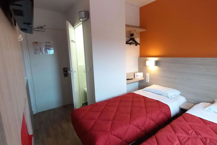 Room 14 of 39
