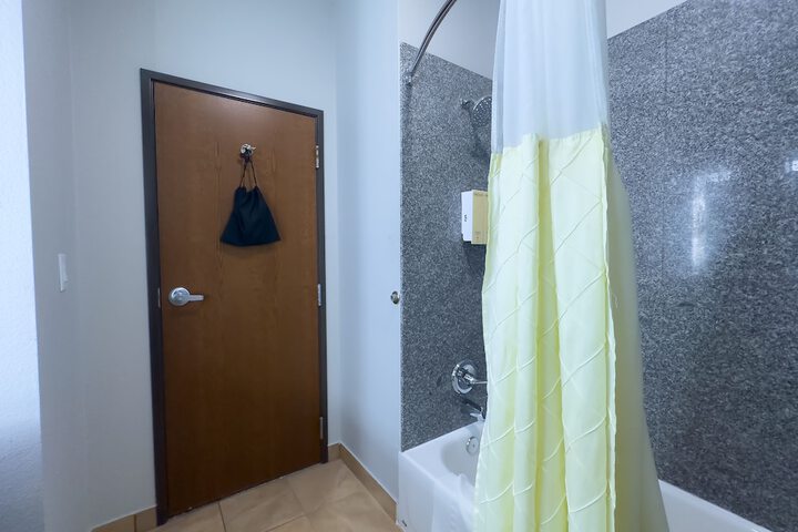 1 King Bed (1 of 4)