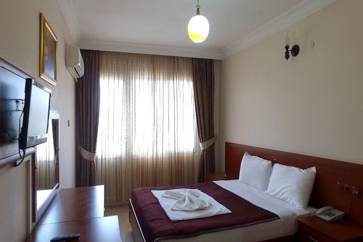 Room 12 of 46