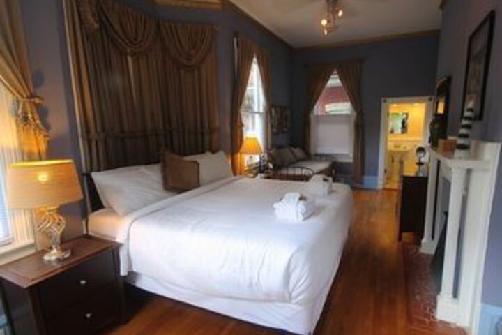 Room 66 of 120