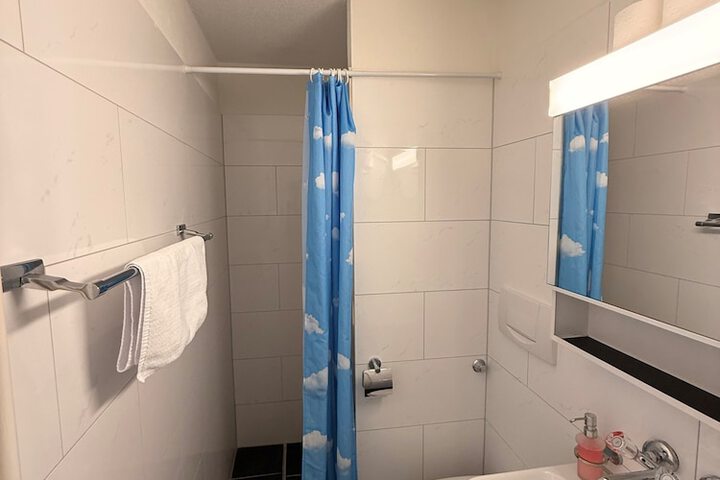 Room 15 of 16
