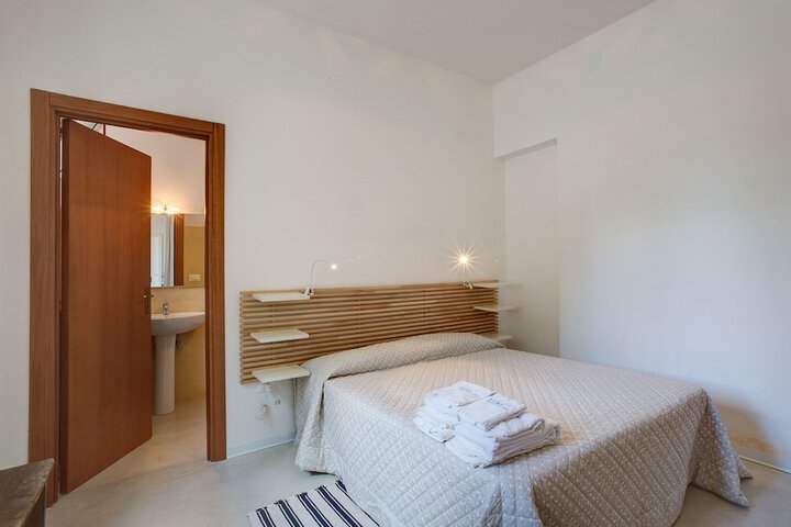 Room 4 of 58
