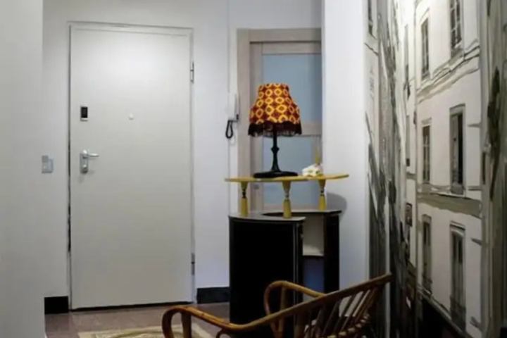 Room 9 of 15