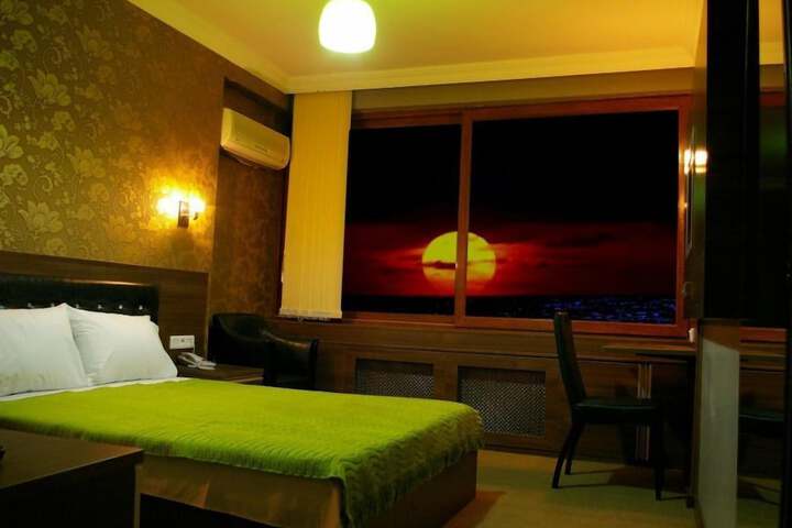 Room 14 of 48
