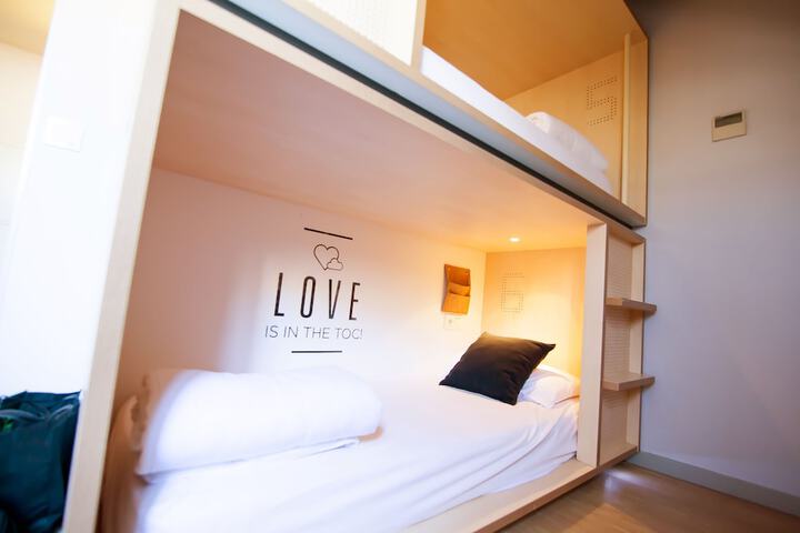 Room 27 of 73