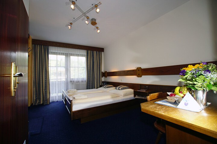Room 6 of 43