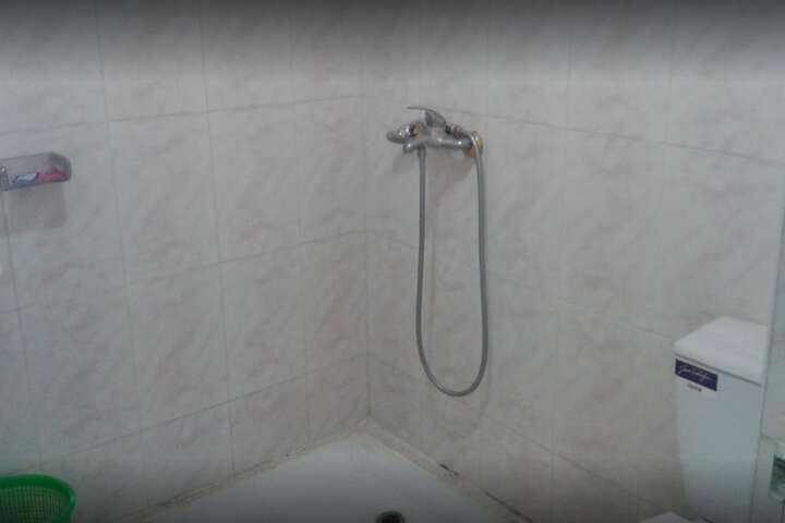 Room 5 of 10