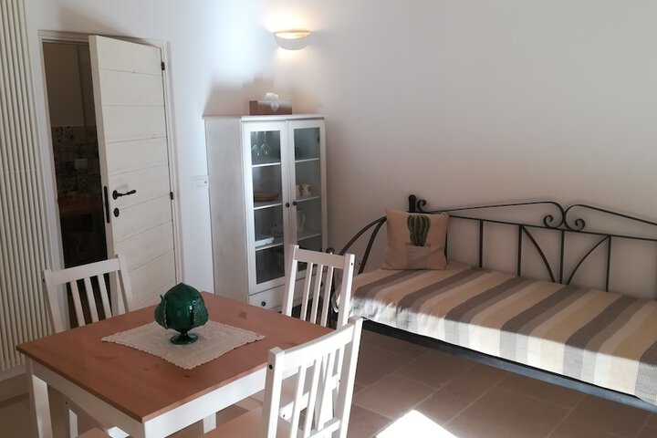 Room 10 of 14