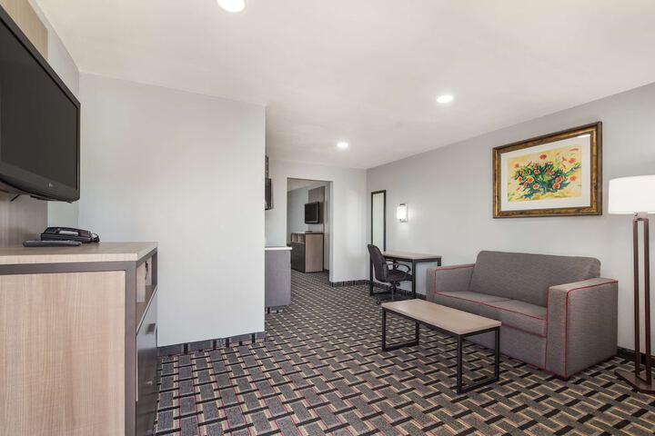1 King Bed Suite (1 of 13)