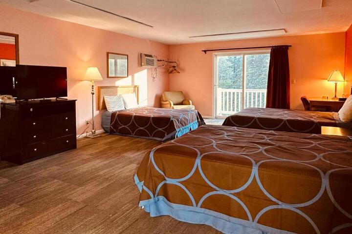 Classic 2 Queen Beds (20 of 21)