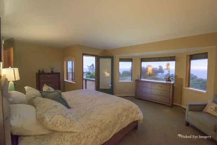 Room 5 of 10