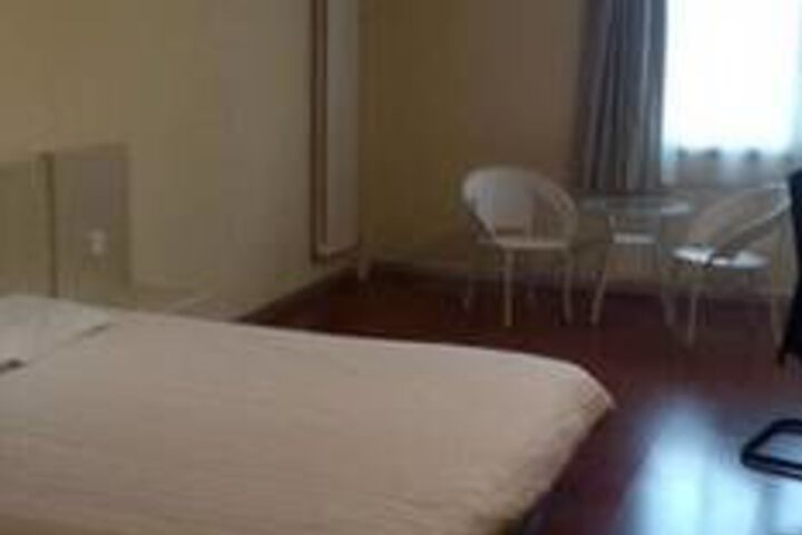 Room 24 of 27
