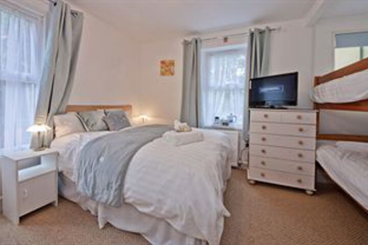 Room 6 of 20