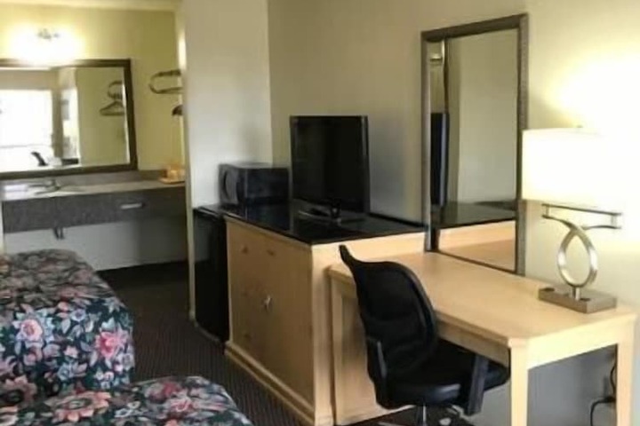 Room 7 of 34