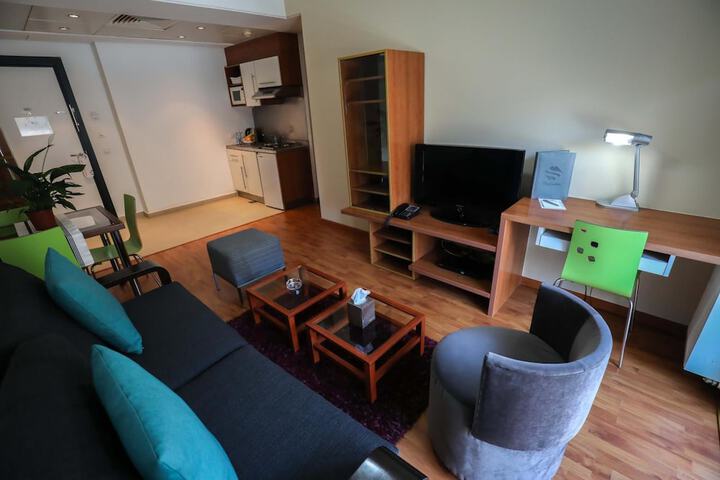 Room 28 of 58