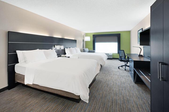 Standard Room, King or Two Doubles (2 of 4)