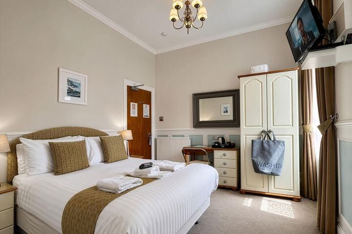 Room 25 of 64