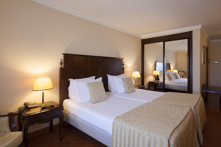 Room 10 of 46