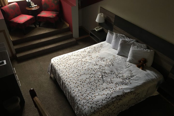 Room 24 of 79