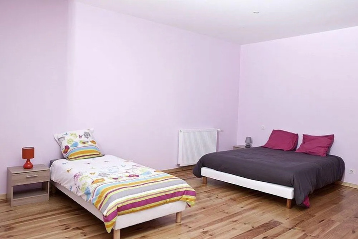 Room 4 of 13