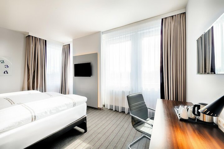 Room 32 of 59