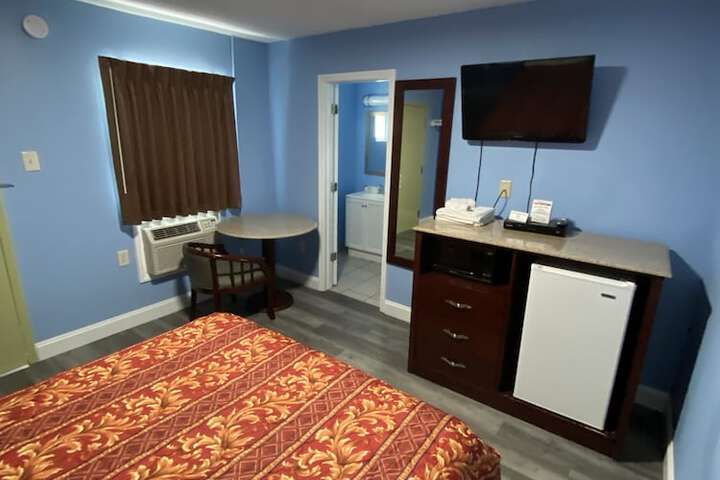 1 Queen Bed (64 of 69)