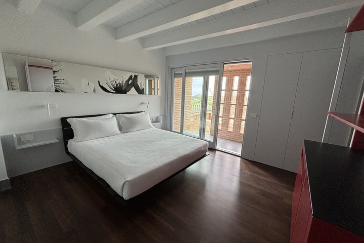 Room 38 of 161