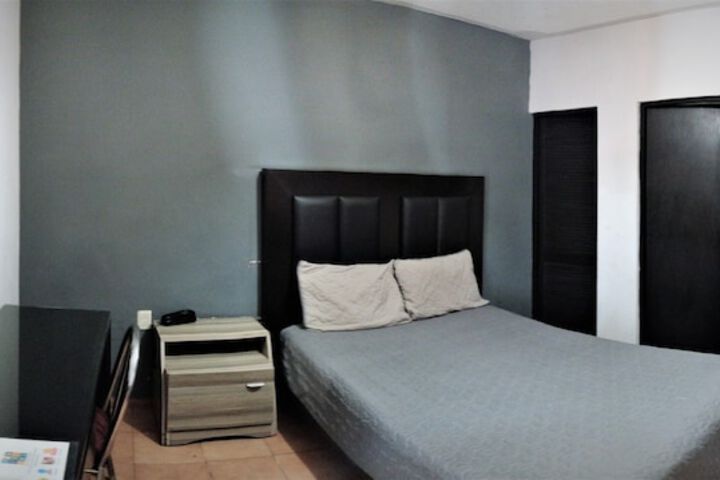 Room 10 of 37