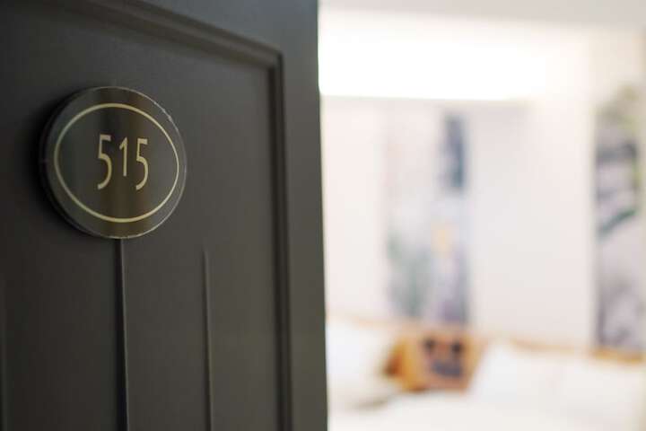 Room 9 of 73