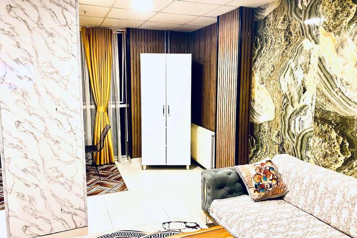 Room 8 of 17