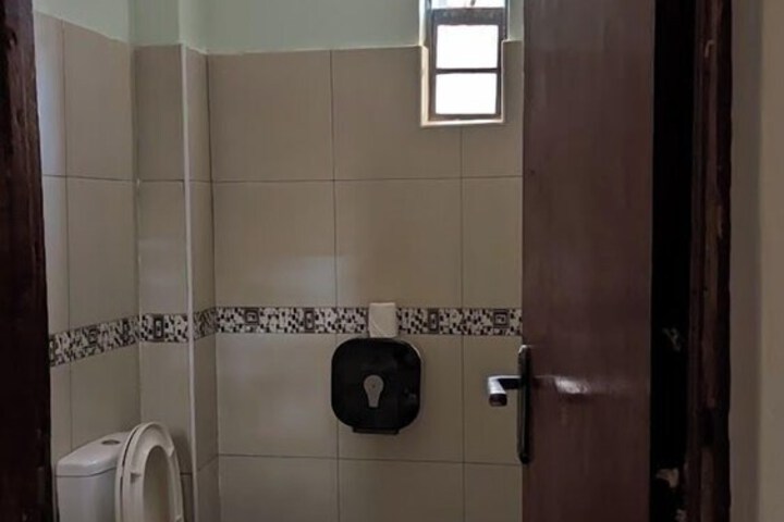 Room 37 of 60
