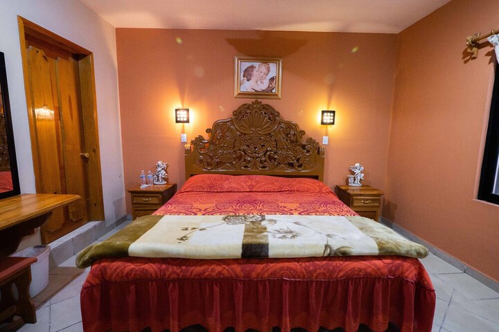 Room 14 of 33