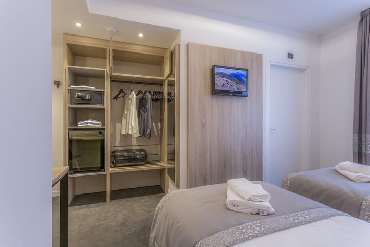 Room 14 of 50
