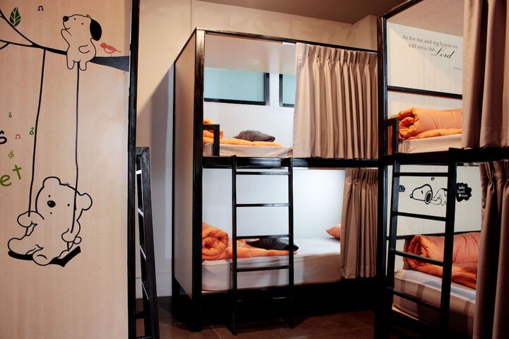 Room 18 of 90