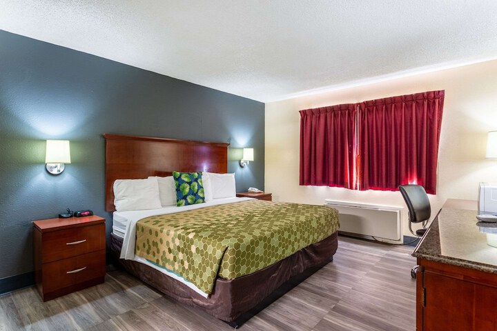 Room 8 of 22