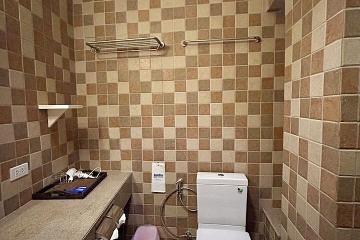 Room 68 of 104