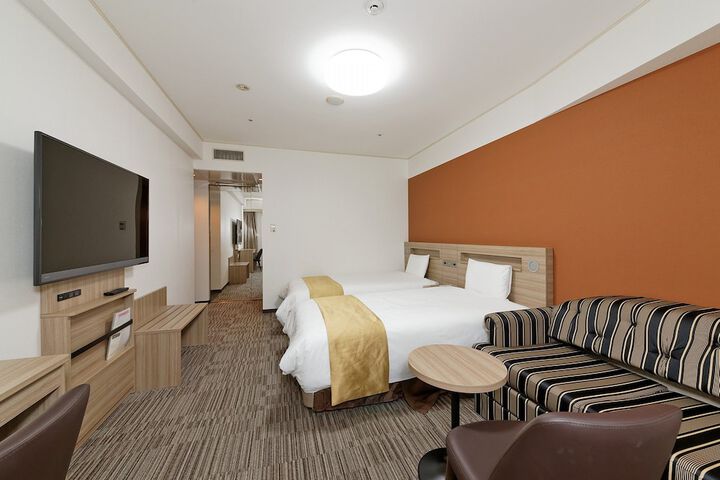 Room 5 of 30