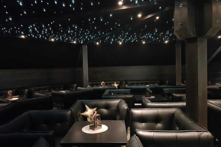 Lounge 78 of 100