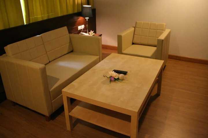 Room 5 of 84