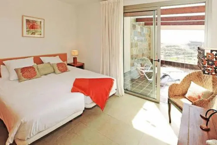 Room 4 of 15