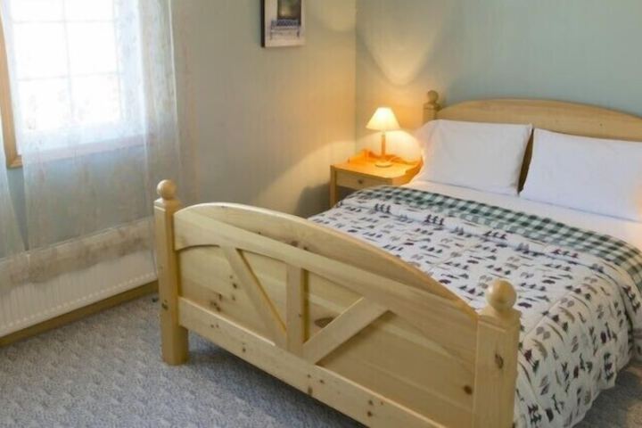 Room 4 of 13