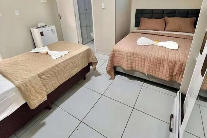Room 6 of 16