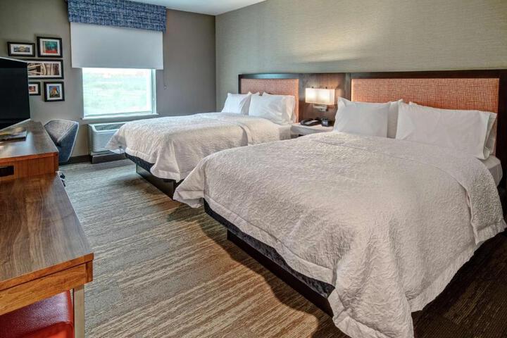 2 Queen Beds with Microwave and Refrigerator (3 of 3)