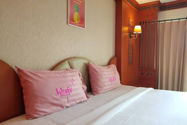 Room 7 of 83