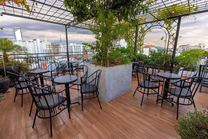 Terrace/Patio 33 of 39