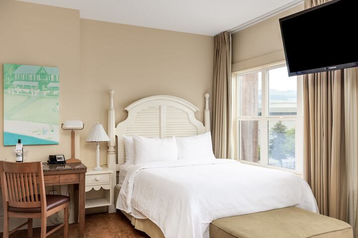 Room 2 of 74
