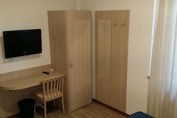 Room 15 of 61