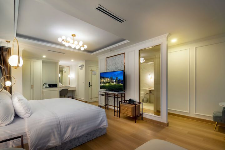 Room 12 of 68