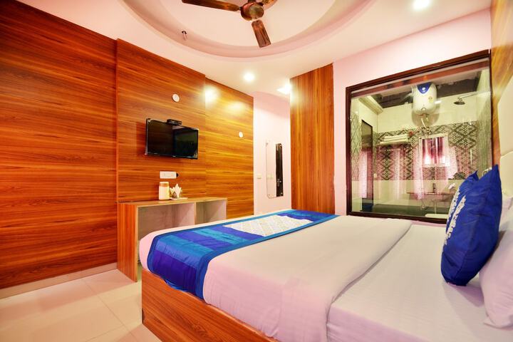 Room 13 of 29