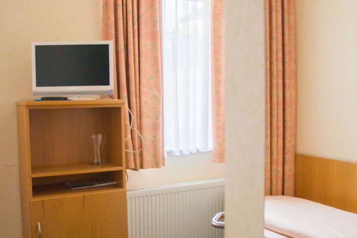 Room 10 of 47
